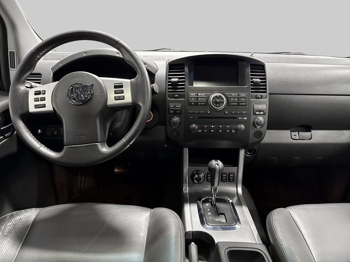 NISSAN Navara 2012