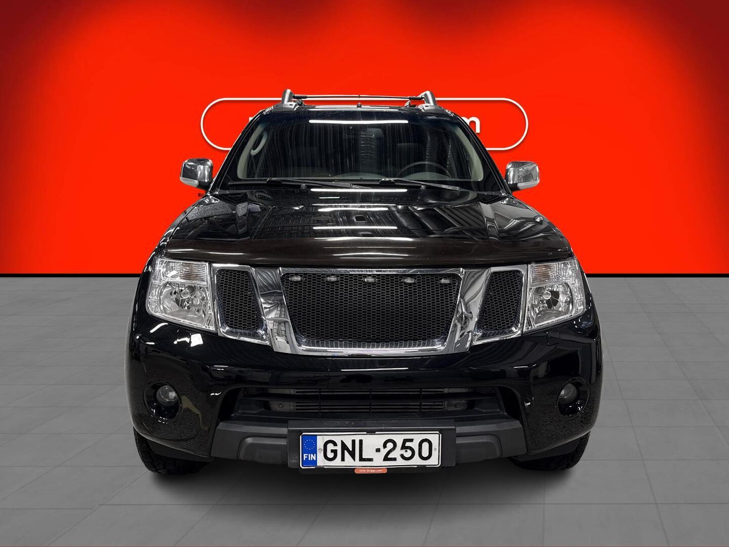 NISSAN Navara 2012