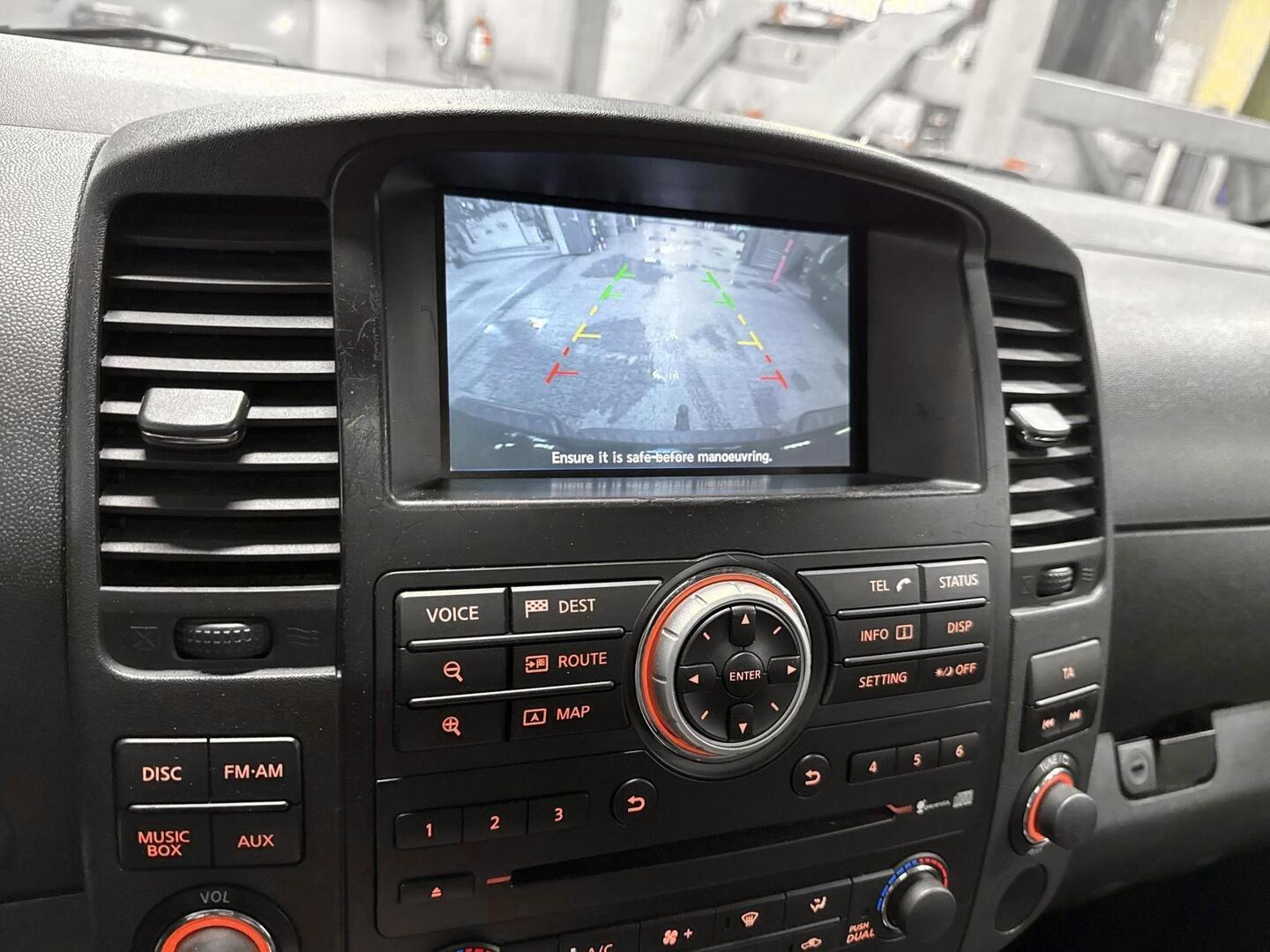 NISSAN Navara 2012
