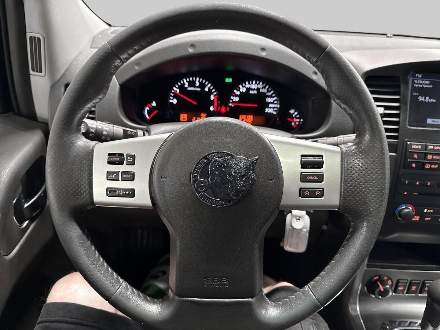 NISSAN Navara 2012
