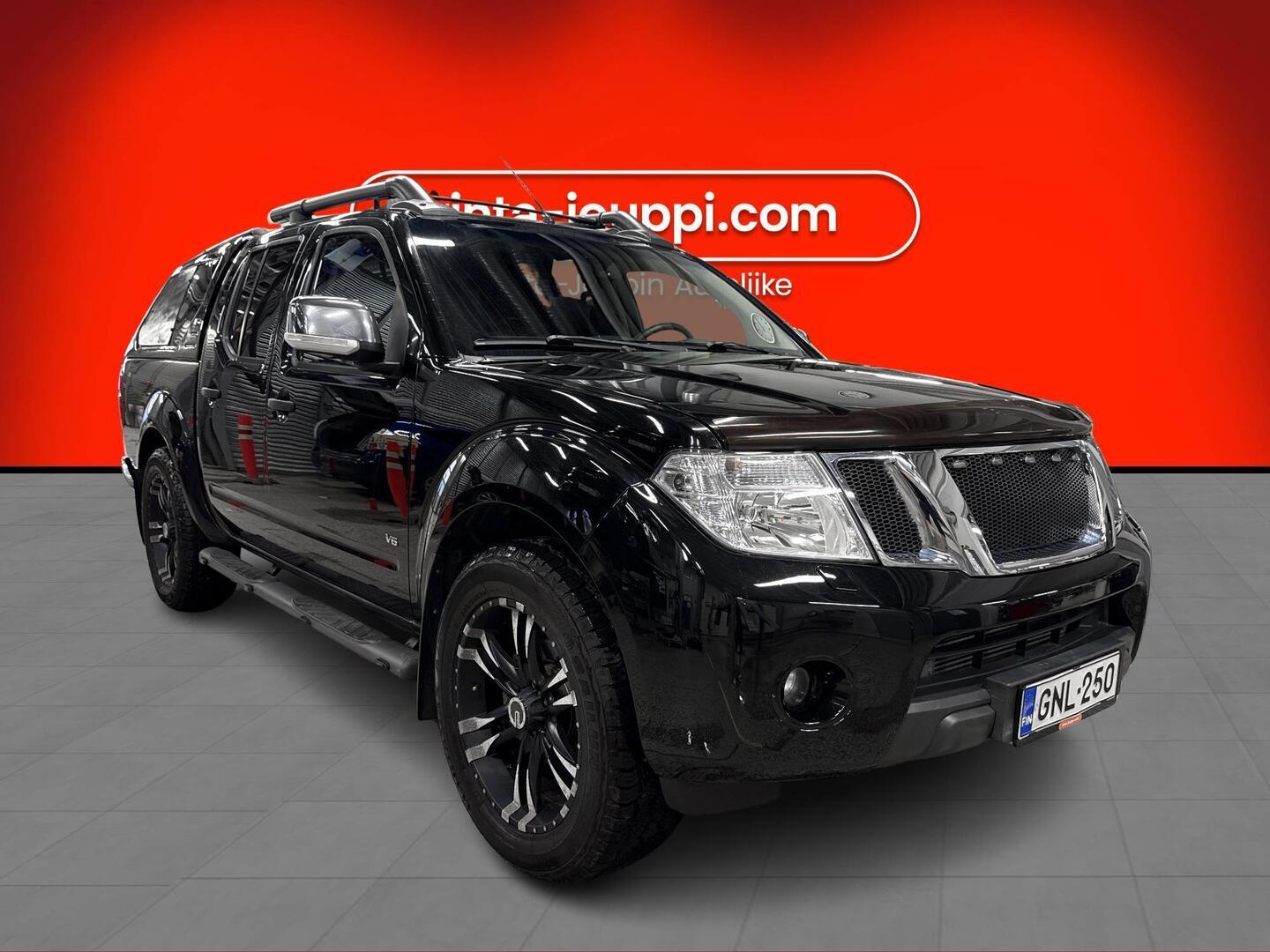 NISSAN Navara 2012