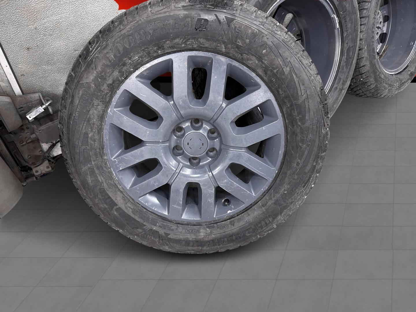 NISSAN Navara 2012