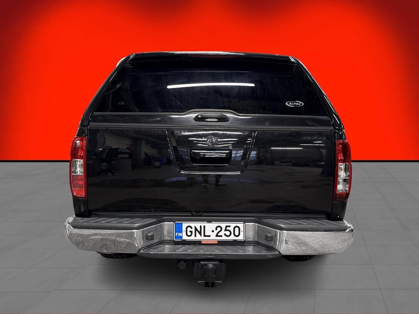 NISSAN Navara 2012