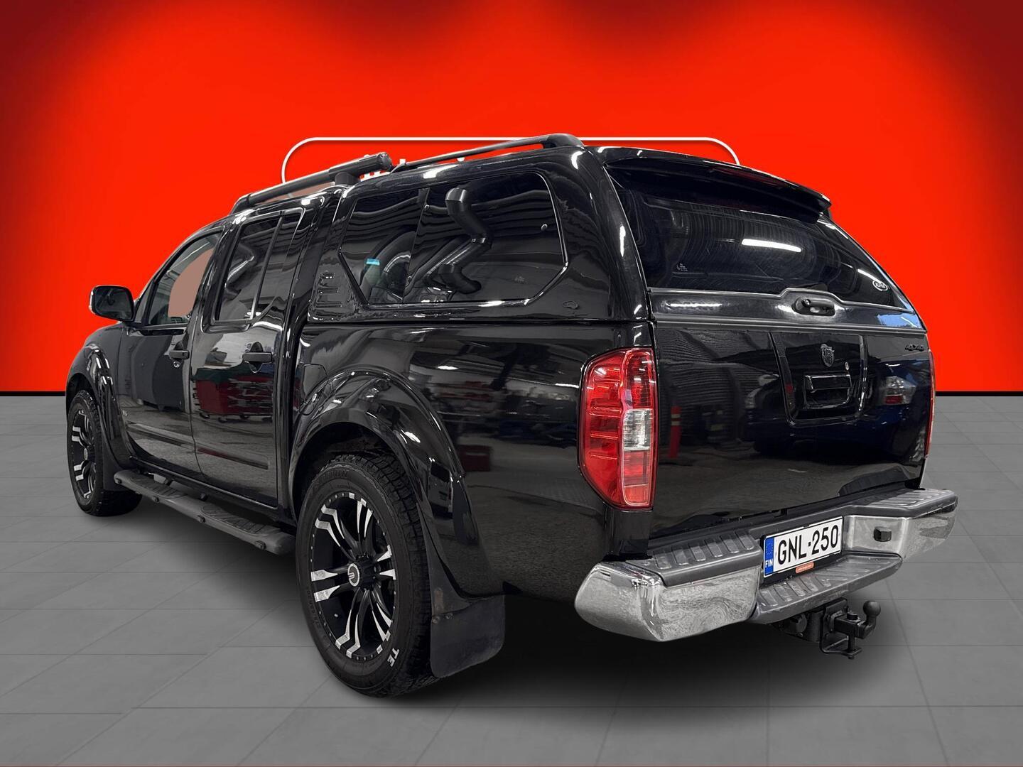 NISSAN Navara 2012
