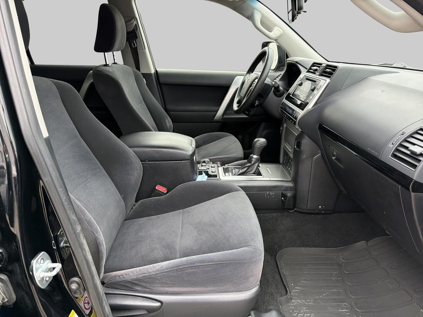 TOYOTA Land Cruiser 2020