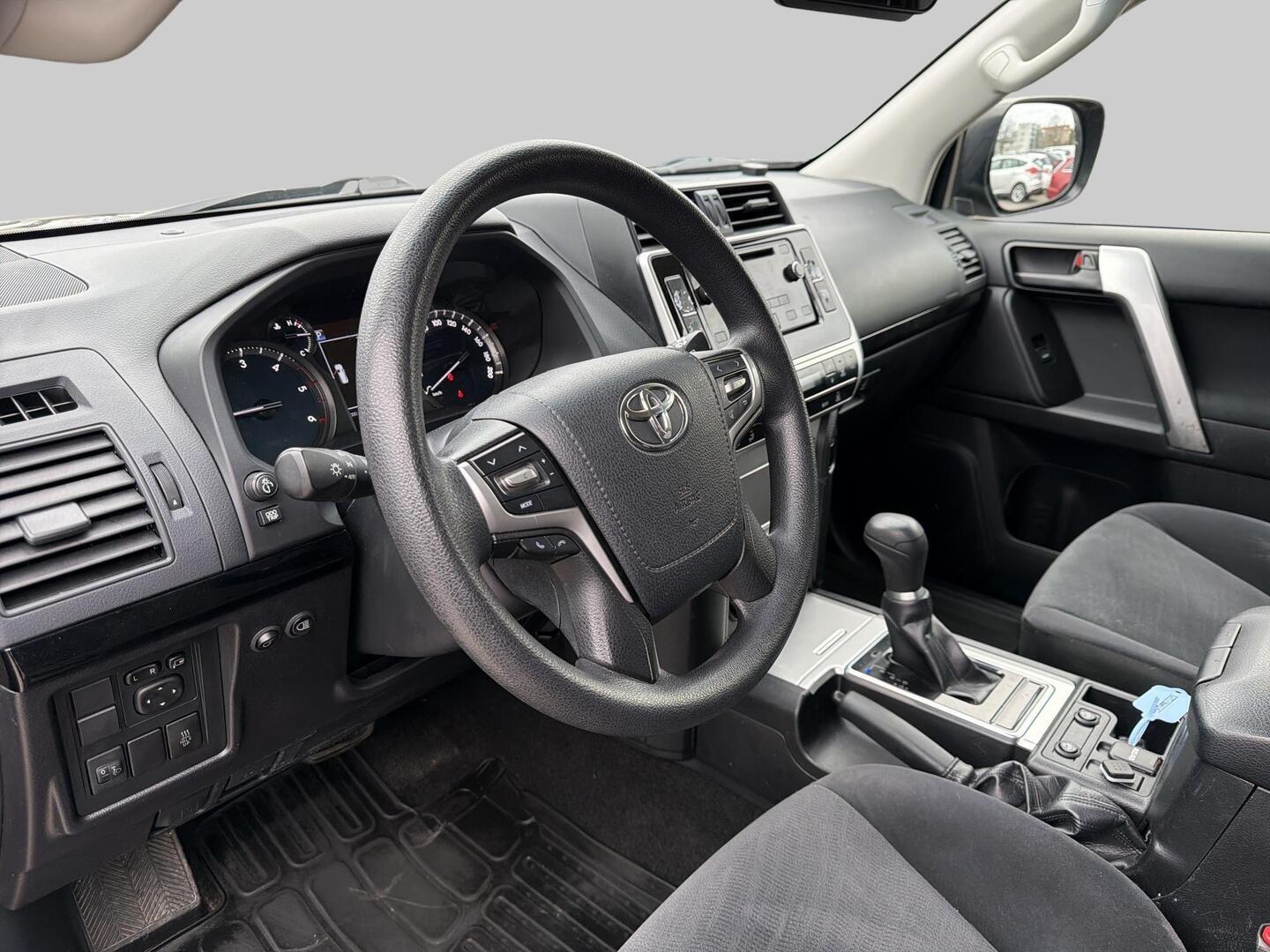 TOYOTA Land Cruiser 2020