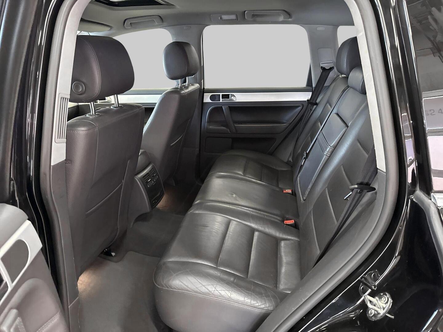 VOLKSWAGEN Touareg 2006