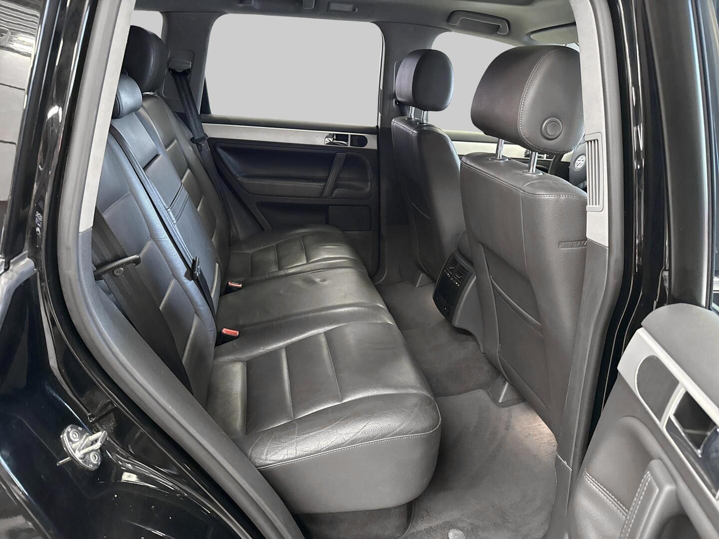 VOLKSWAGEN Touareg 2006