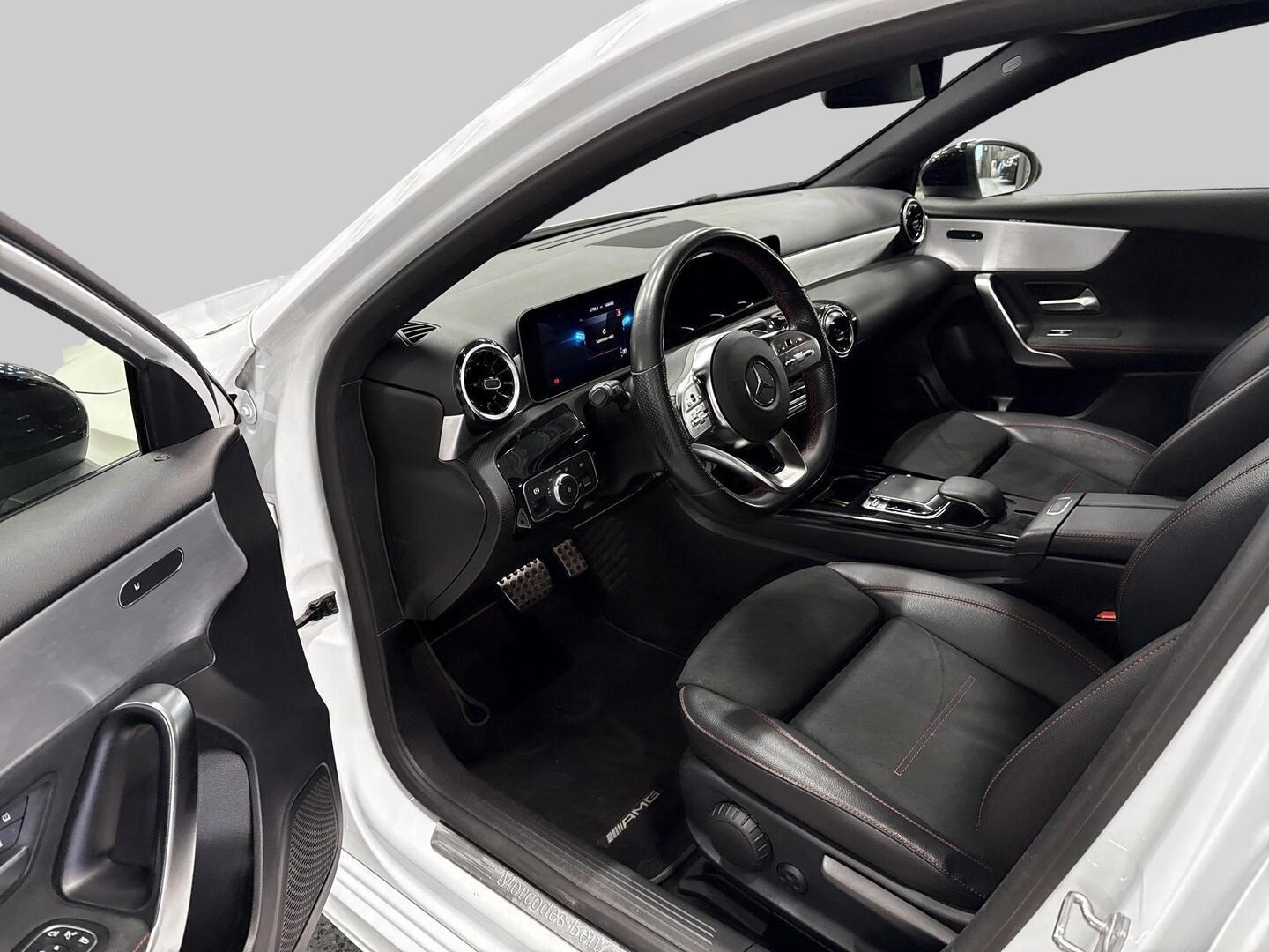 MERCEDES-BENZ A 2020