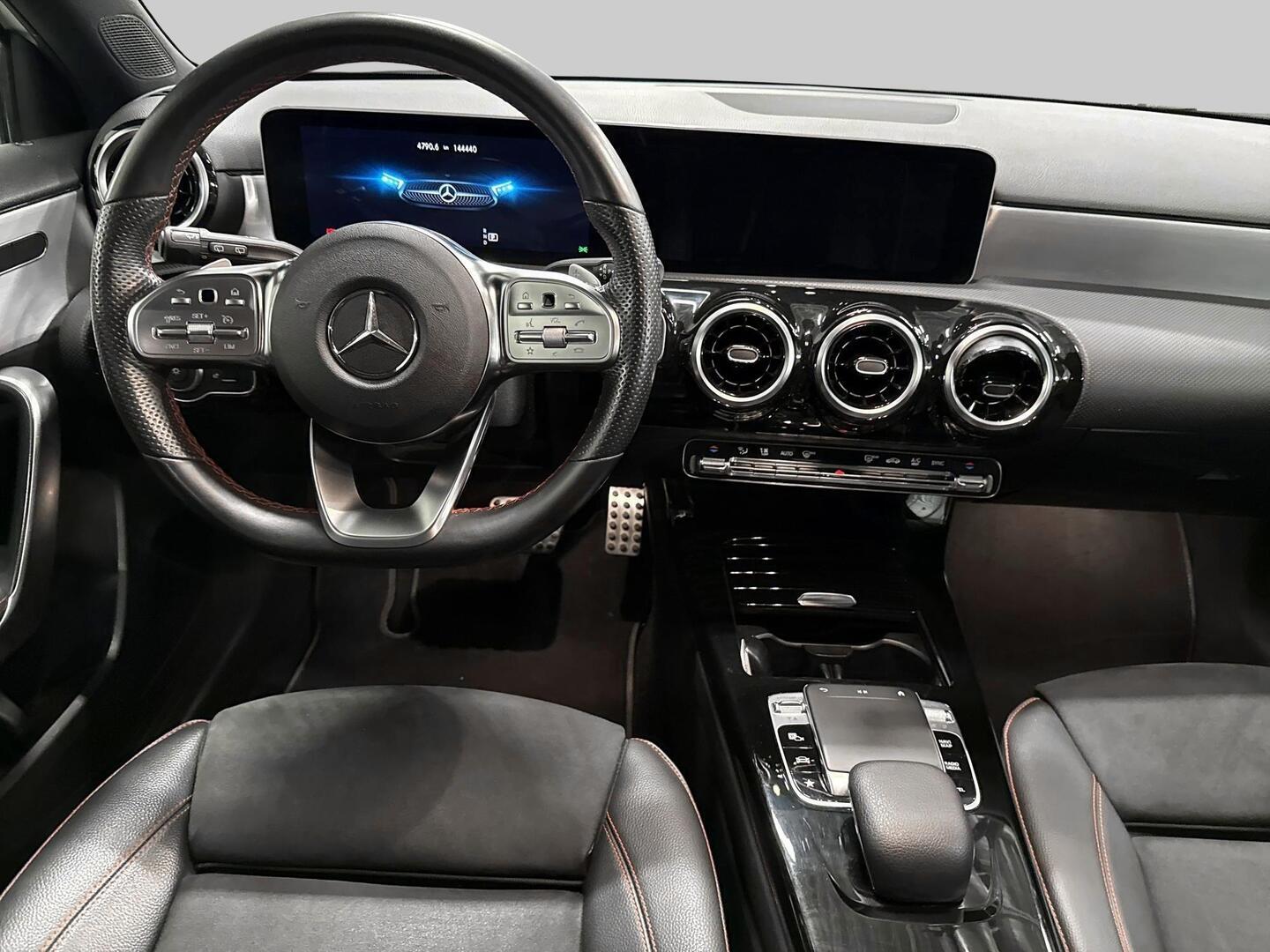 MERCEDES-BENZ A 2020
