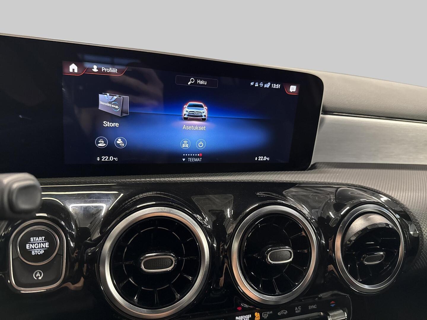 MERCEDES-BENZ A 2020