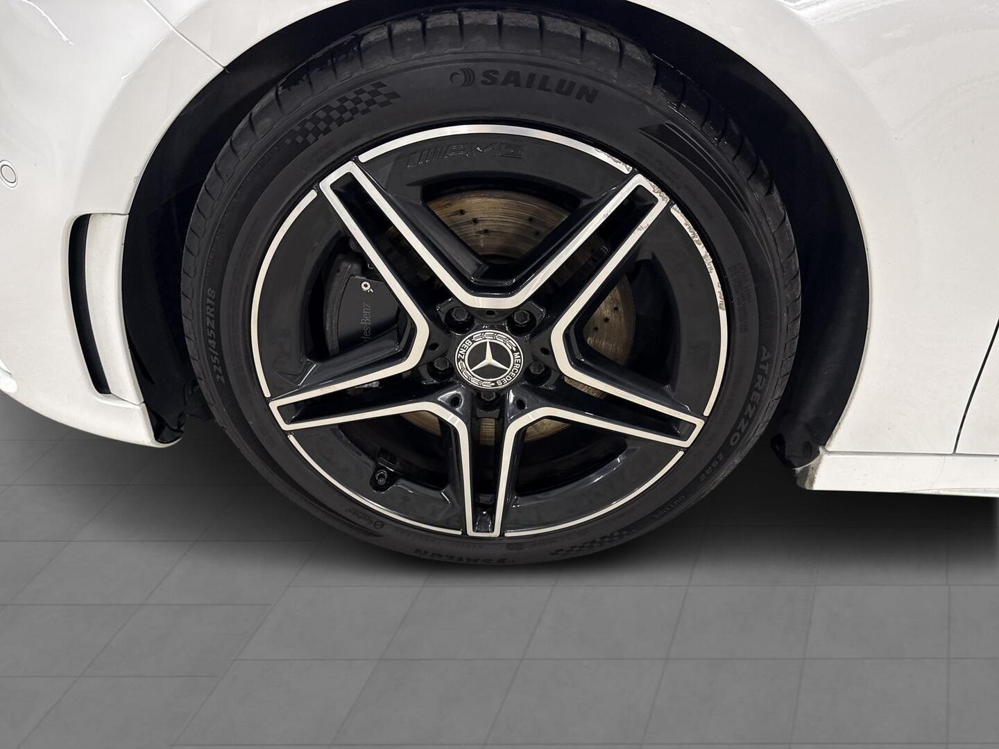 MERCEDES-BENZ A 2020