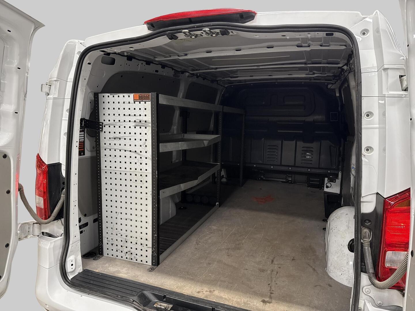 MERCEDES-BENZ VITO 2023