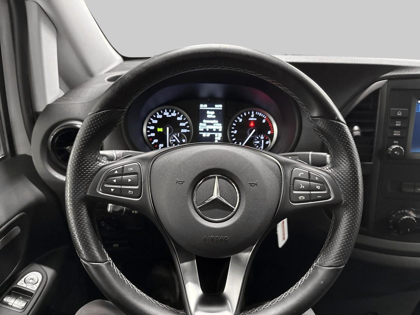 MERCEDES-BENZ VITO 2023