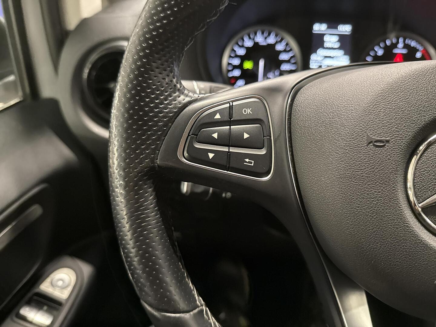 MERCEDES-BENZ VITO 2023