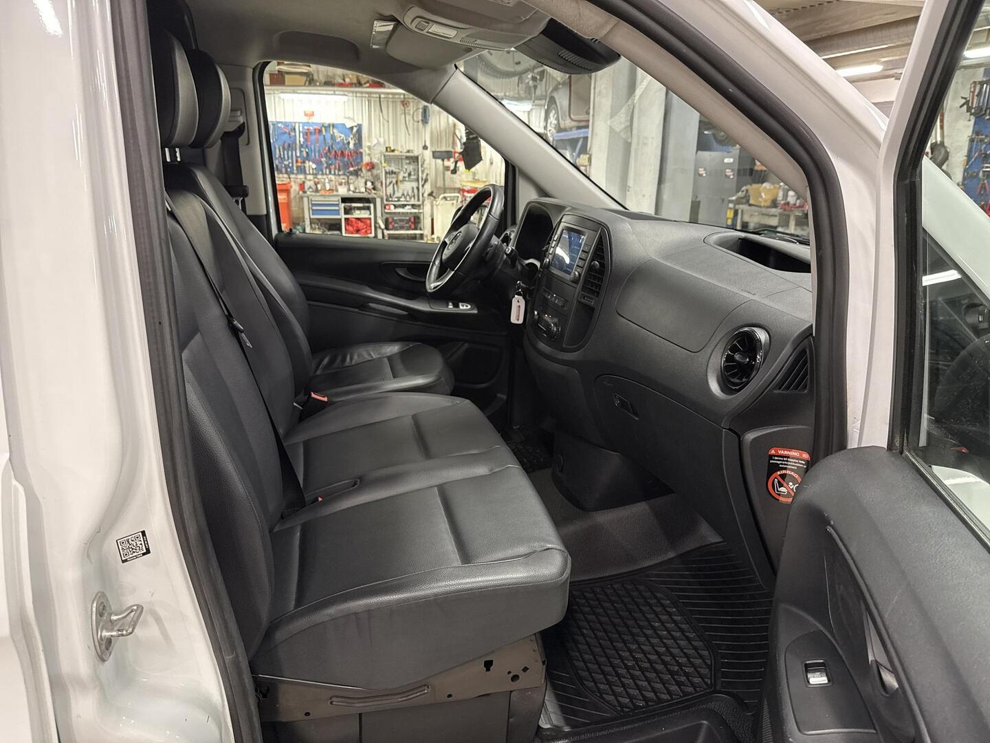 MERCEDES-BENZ VITO 2023