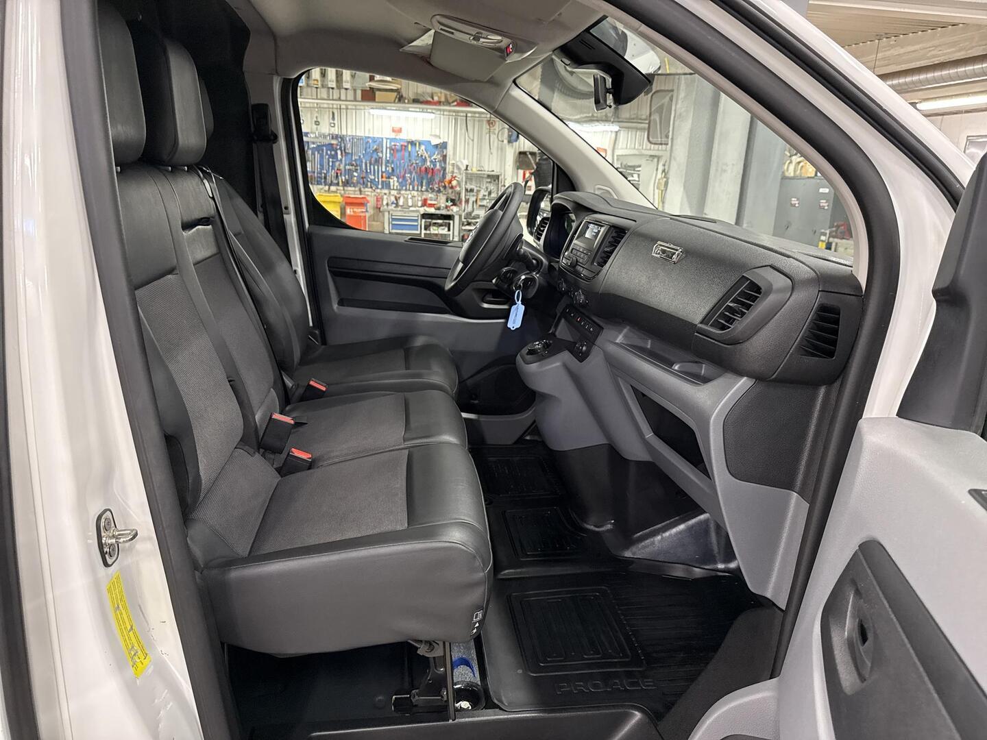 TOYOTA Proace 2021