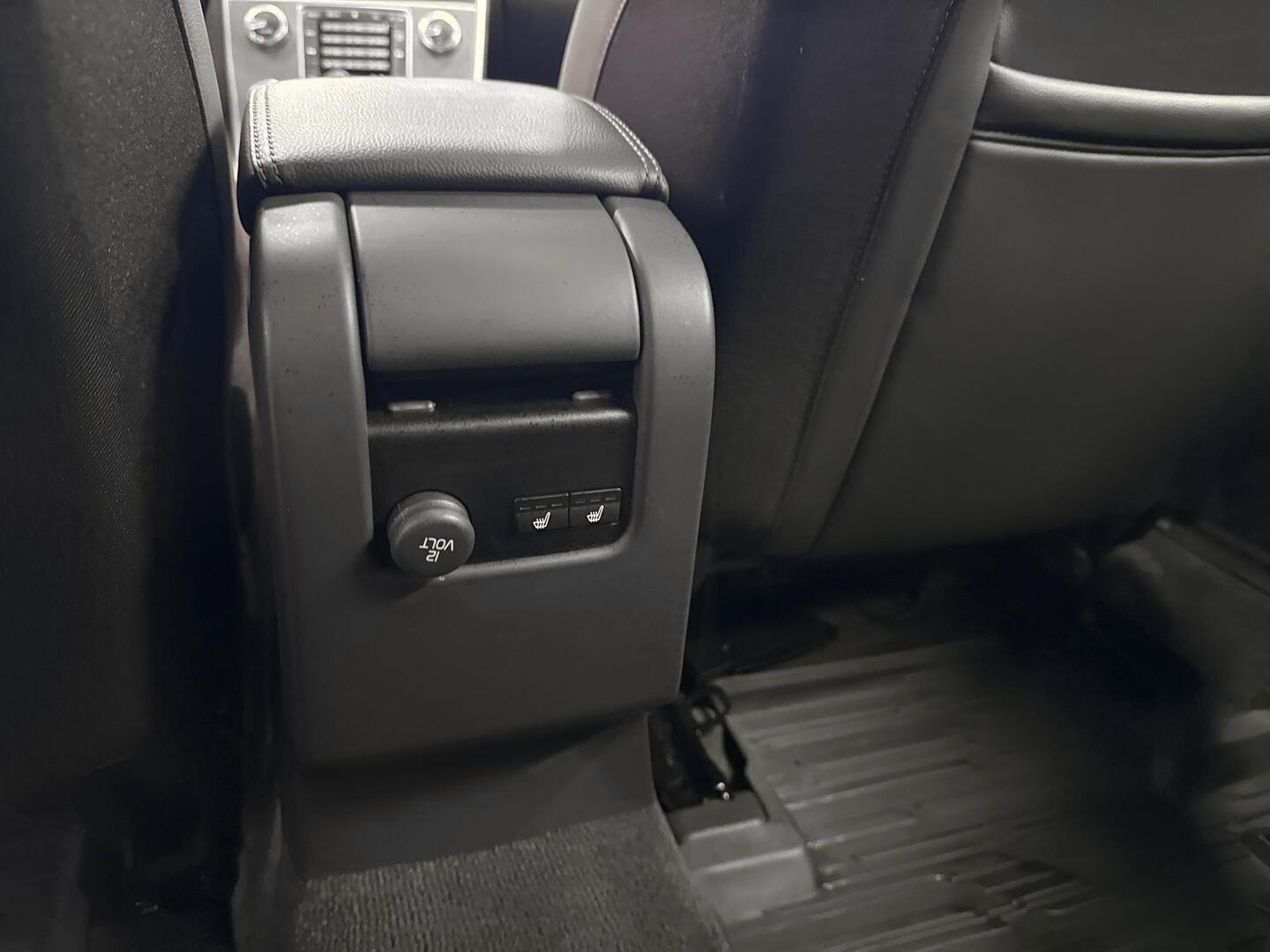 VOLVO V60 2015