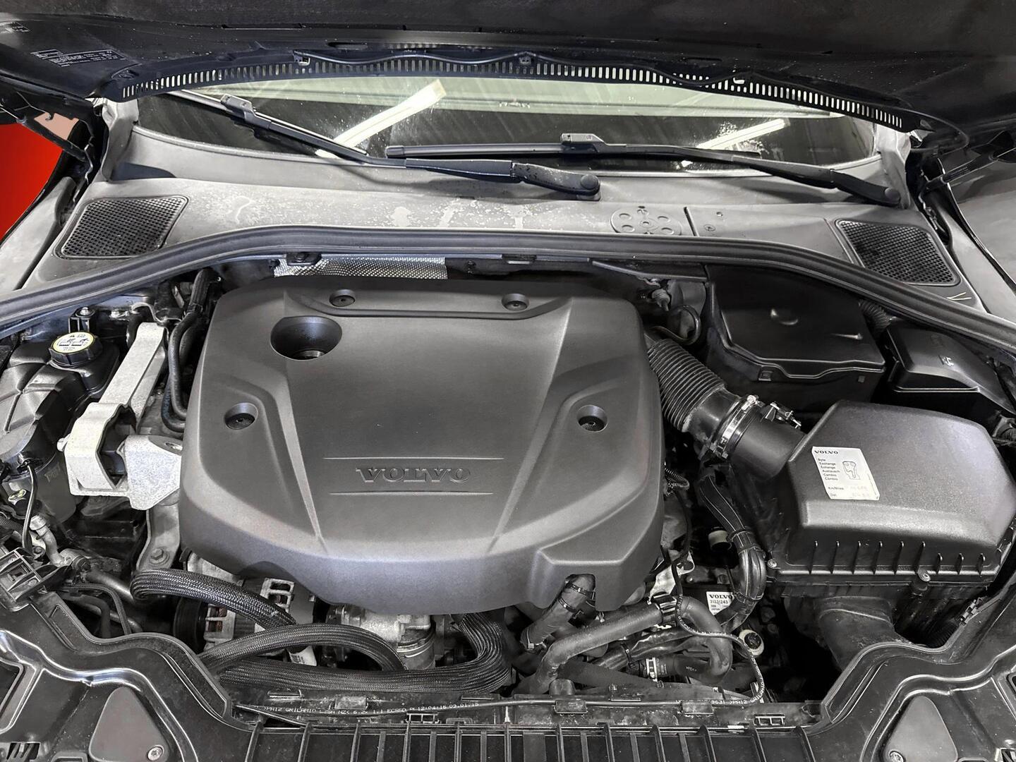 VOLVO V60 2015