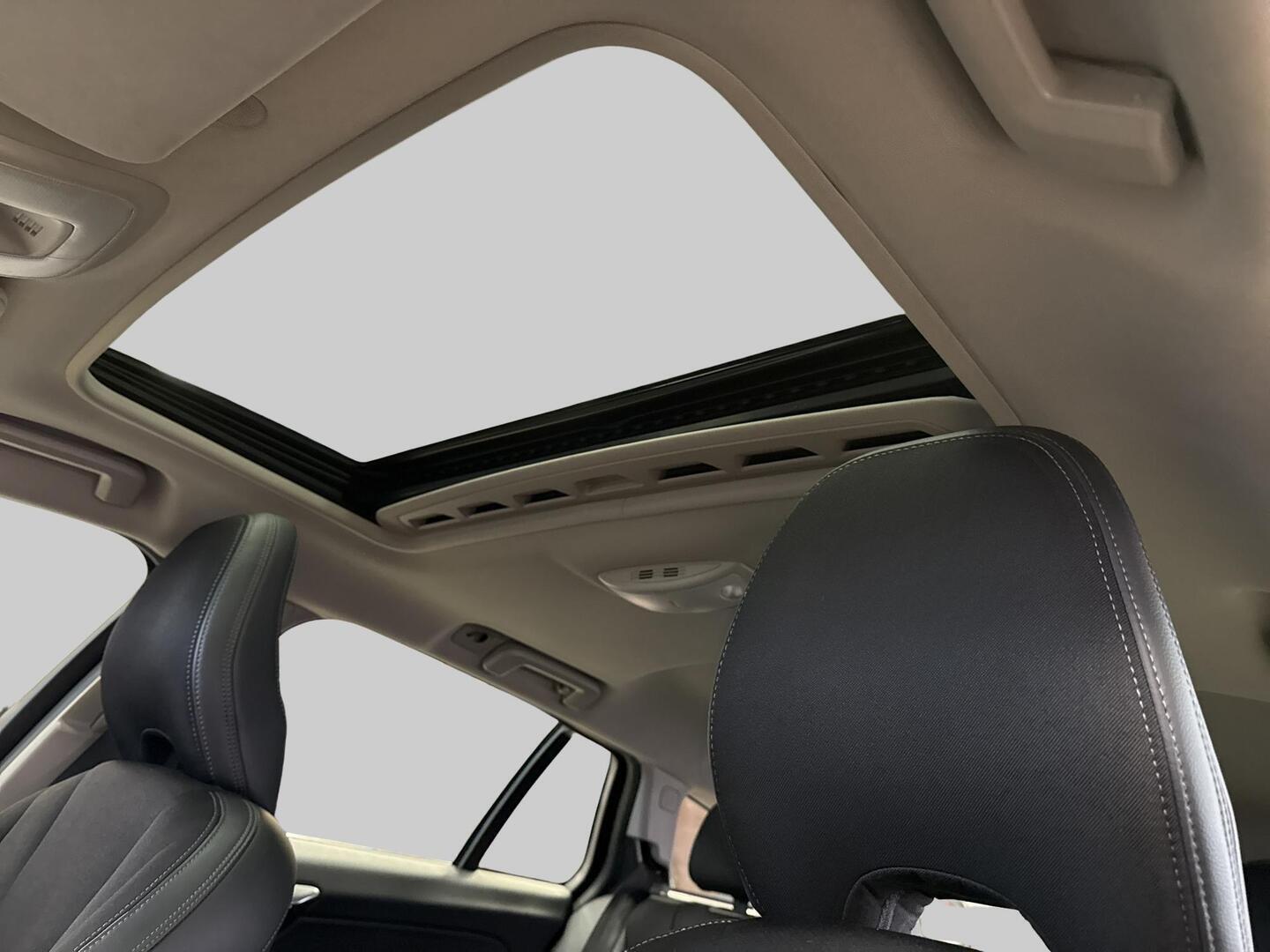 VOLVO V60 2015