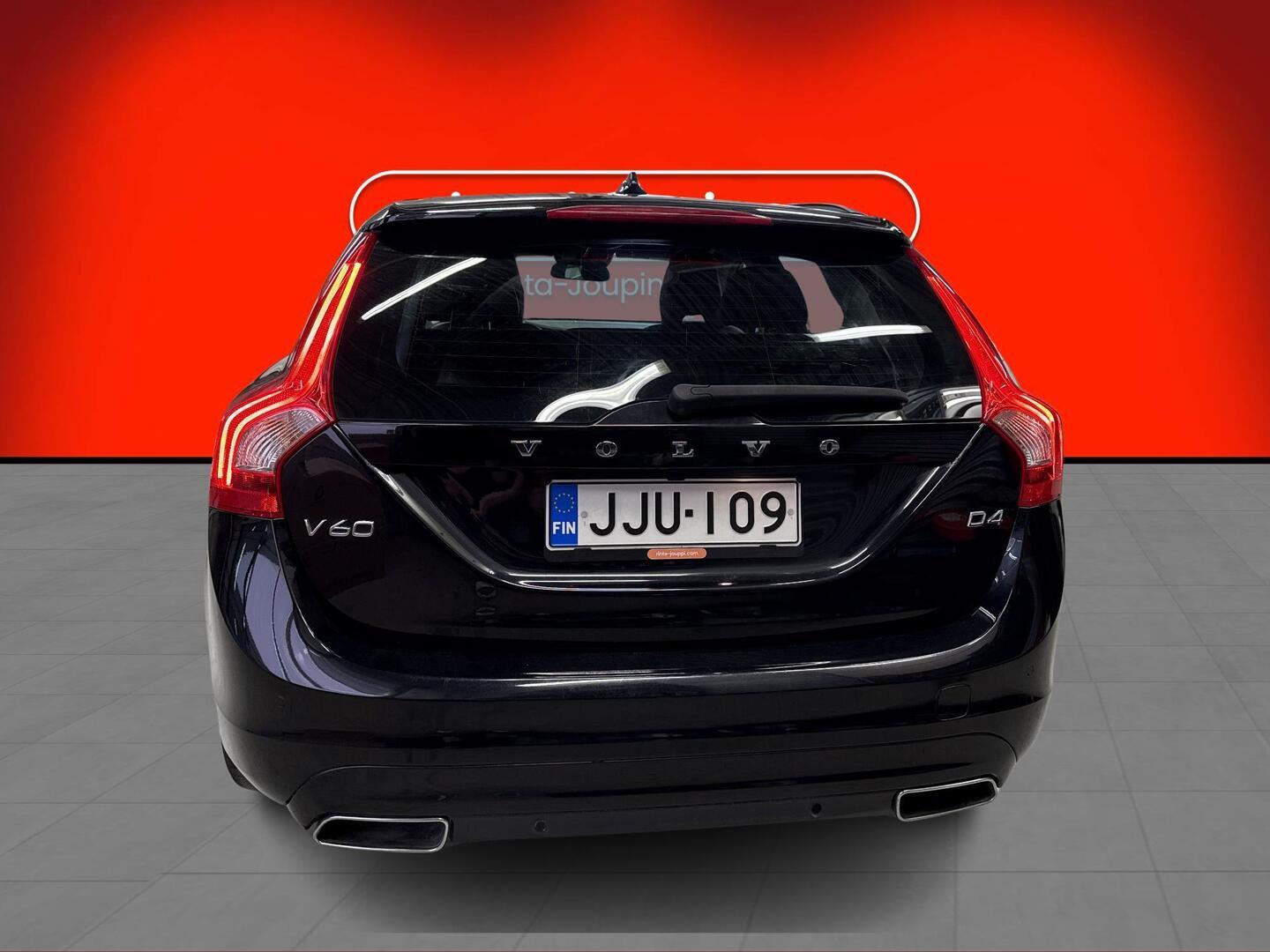 VOLVO V60 2015