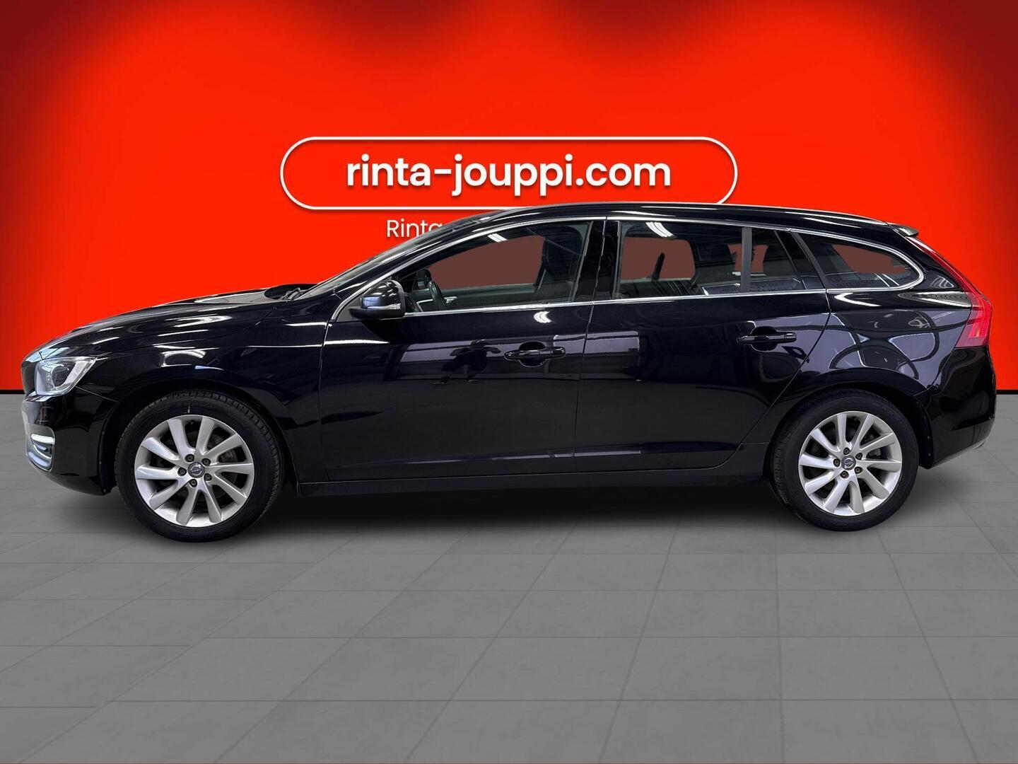 VOLVO V60 2015