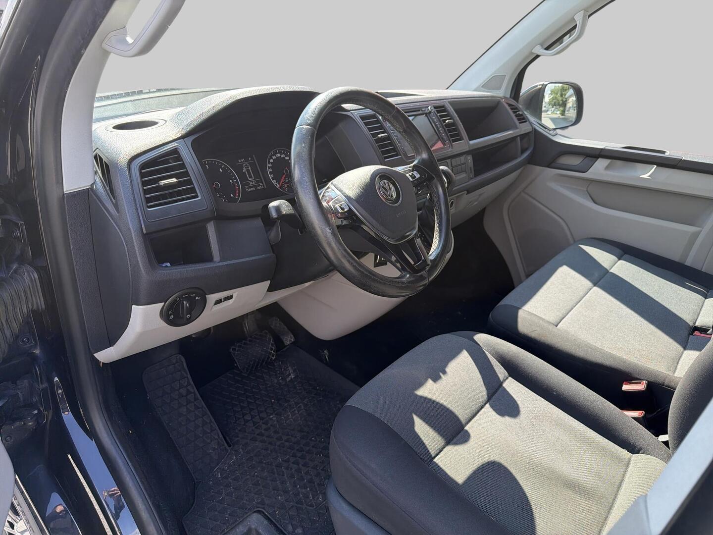 VOLKSWAGEN Transporter 2017
