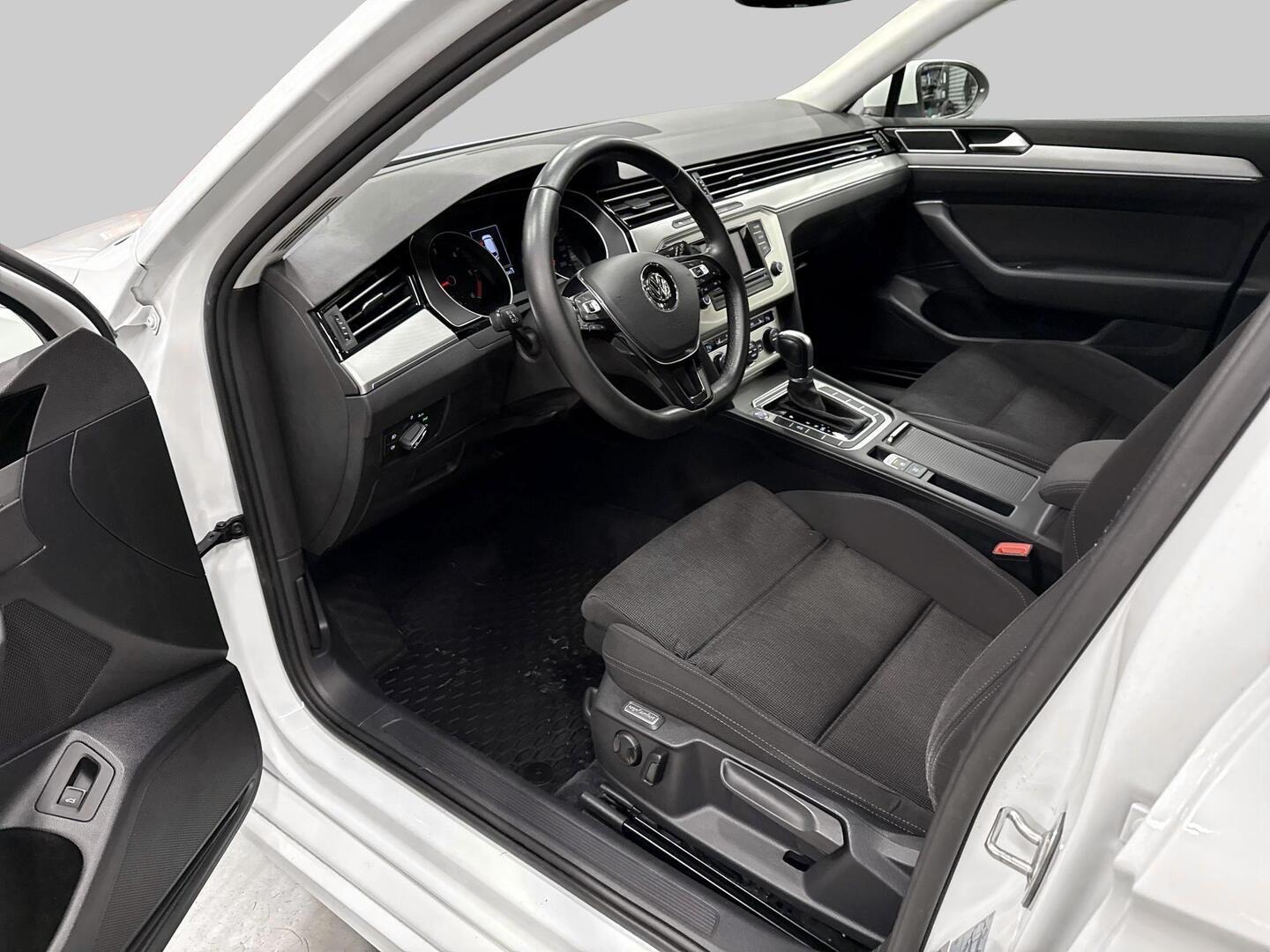 VOLKSWAGEN Passat 2016