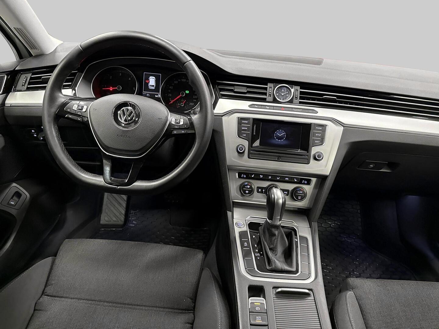 VOLKSWAGEN Passat 2016