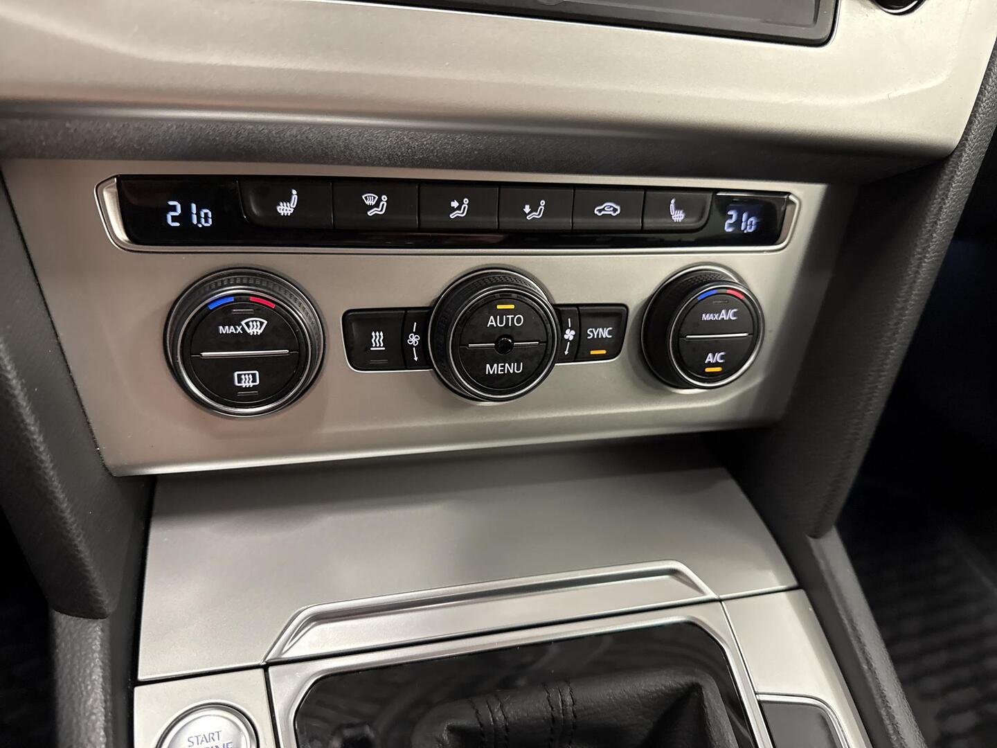 VOLKSWAGEN Passat 2016