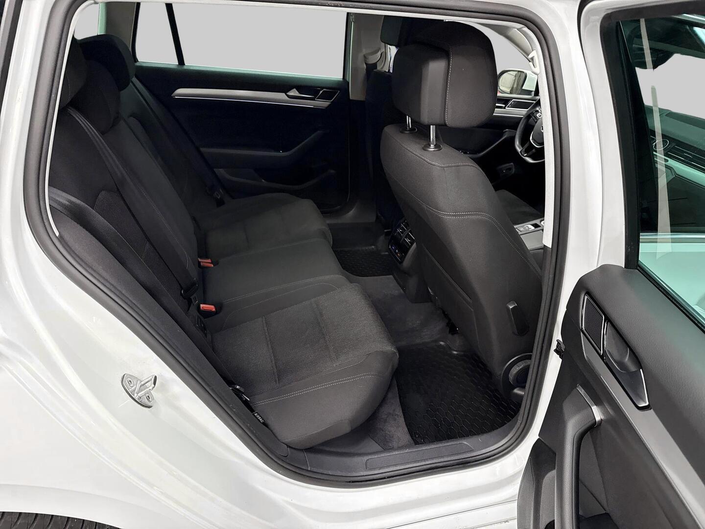 VOLKSWAGEN Passat 2016