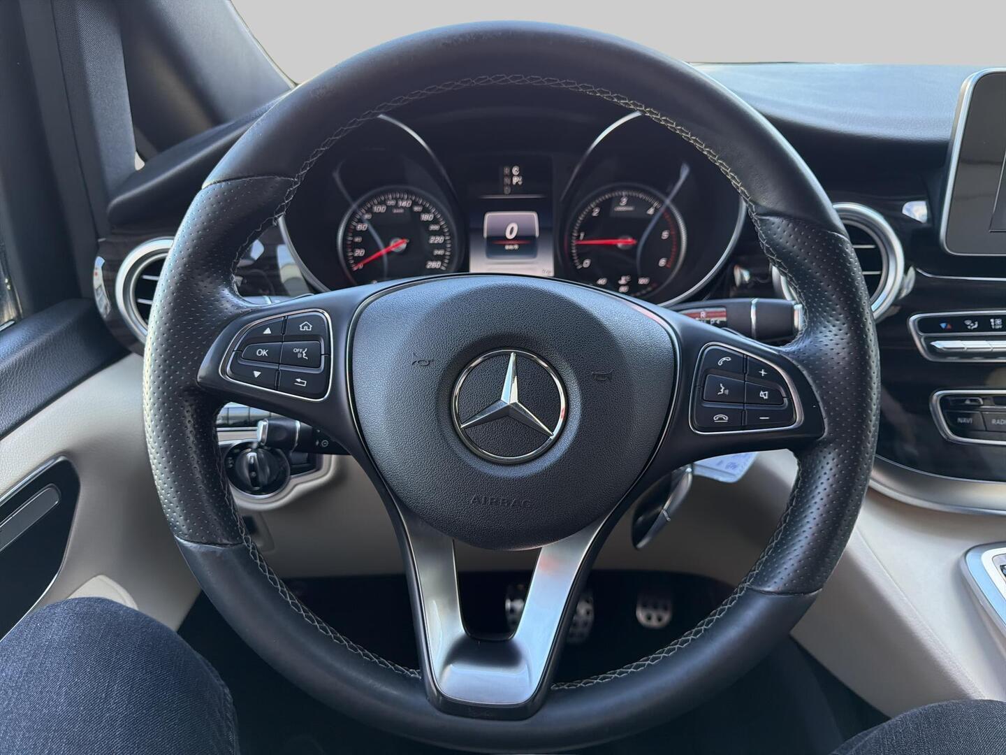 MERCEDES-BENZ V 2016
