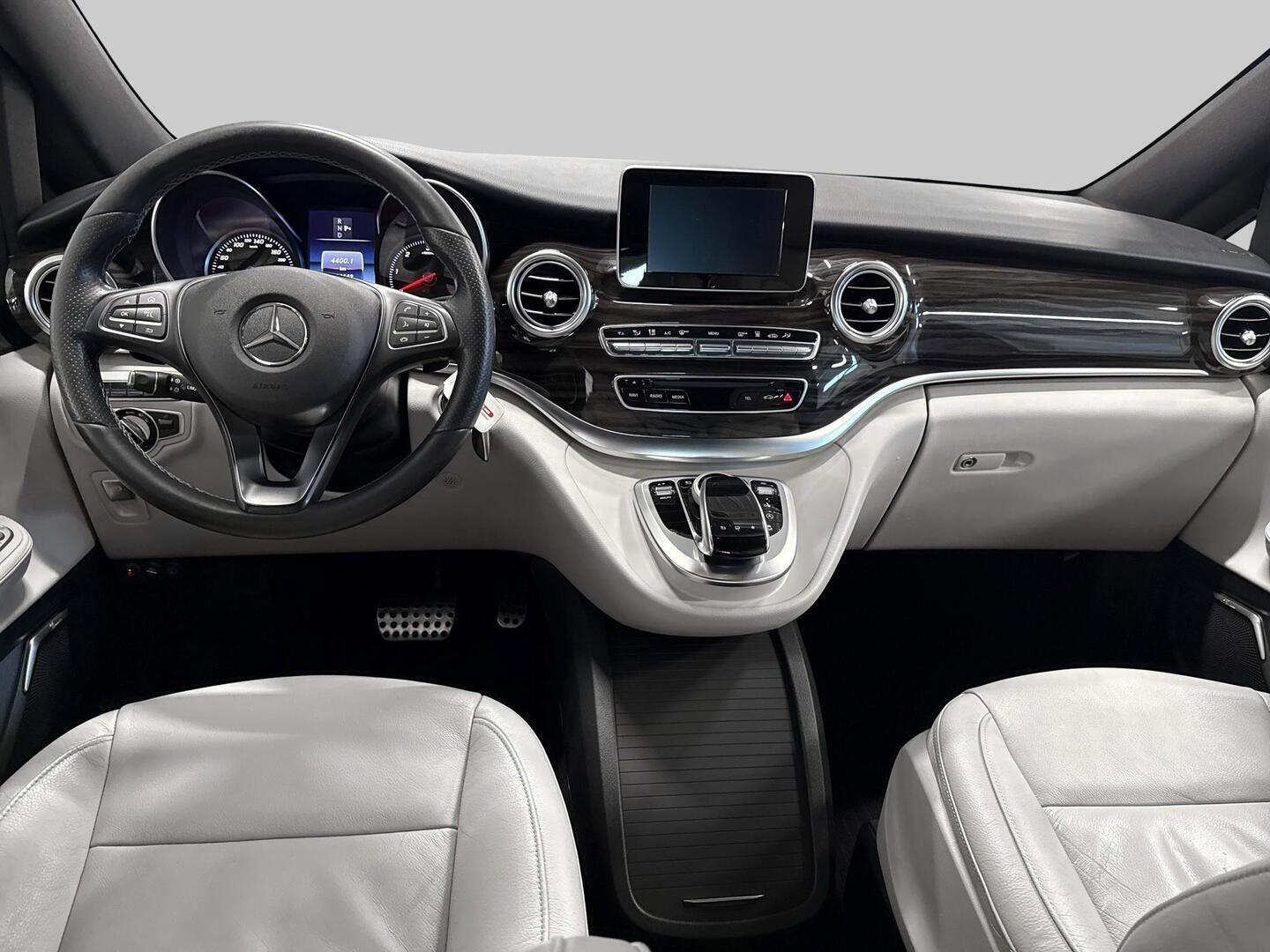 MERCEDES-BENZ V 2016