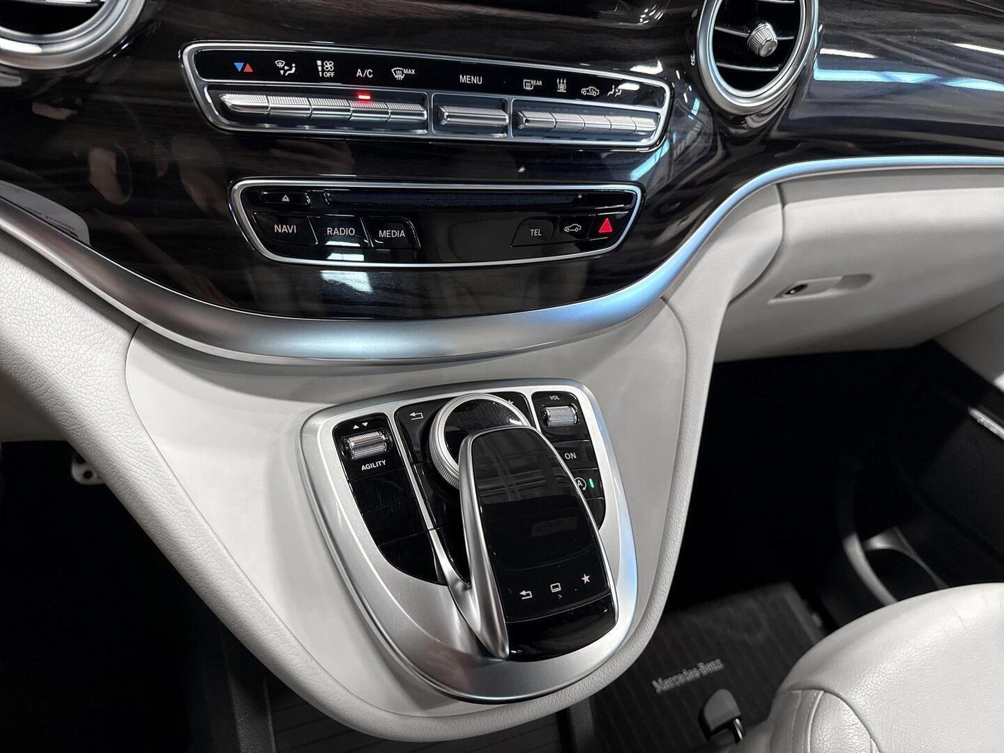 MERCEDES-BENZ V 2016