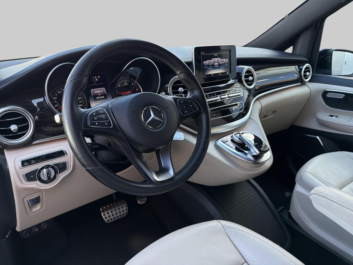 MERCEDES-BENZ V 2016