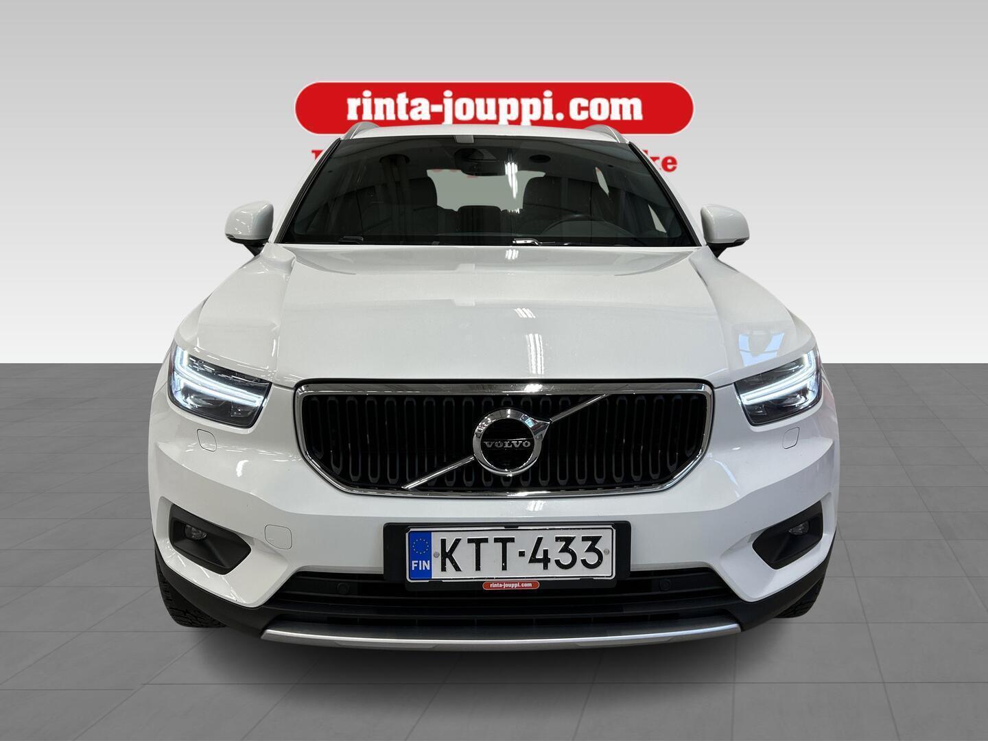 VOLVO XC40 2021