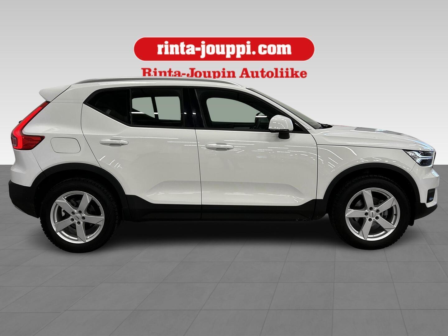 VOLVO XC40 2021