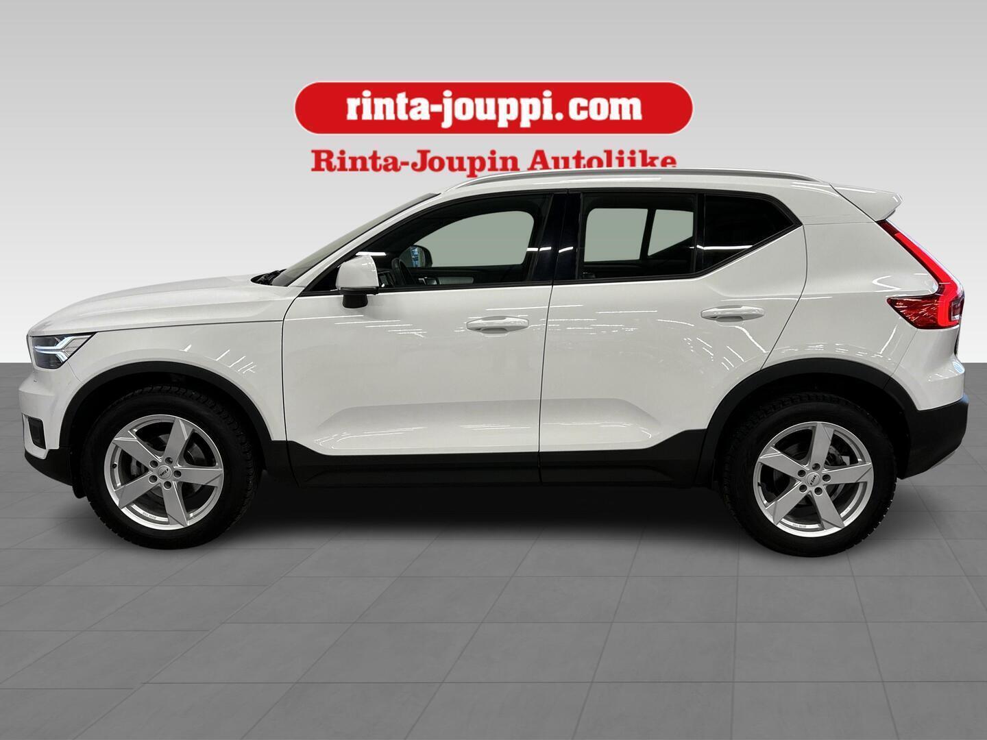 VOLVO XC40 2021