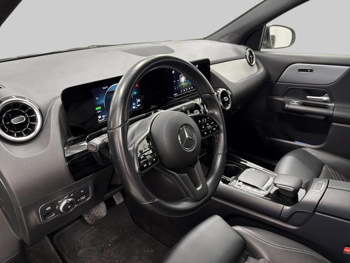 MERCEDES-BENZ GLA 2021