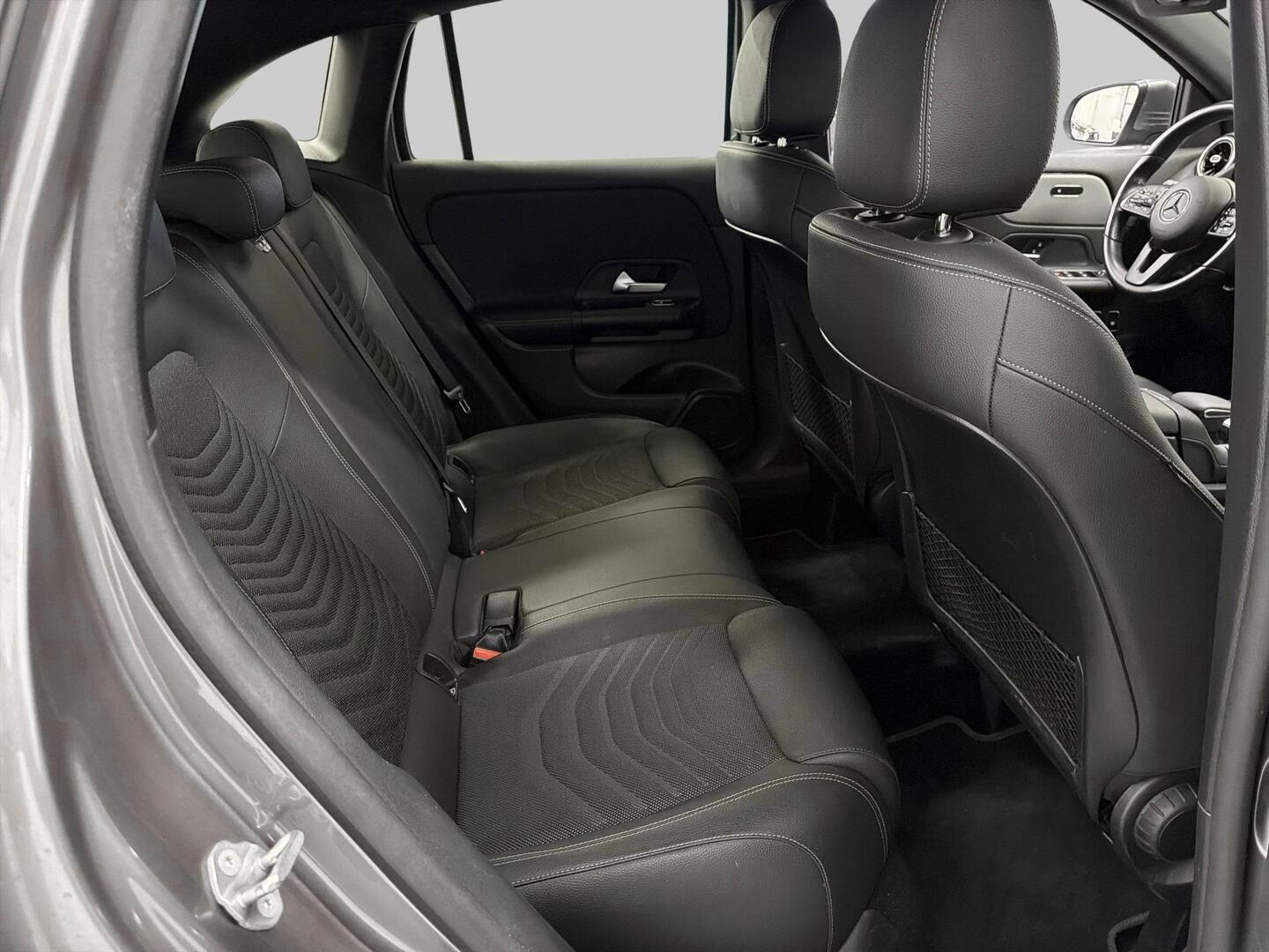 MERCEDES-BENZ GLA 2021