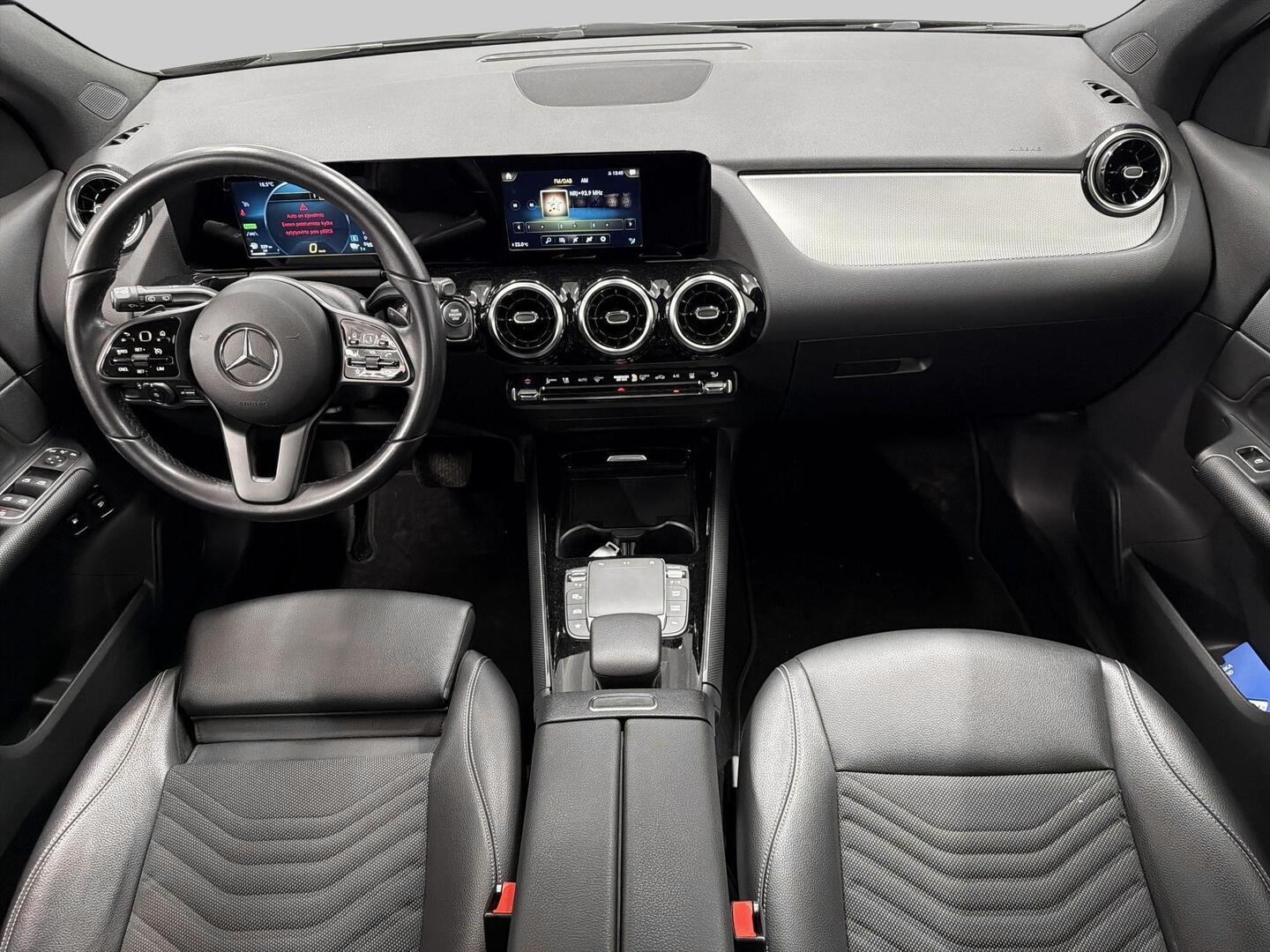 MERCEDES-BENZ GLA 2021