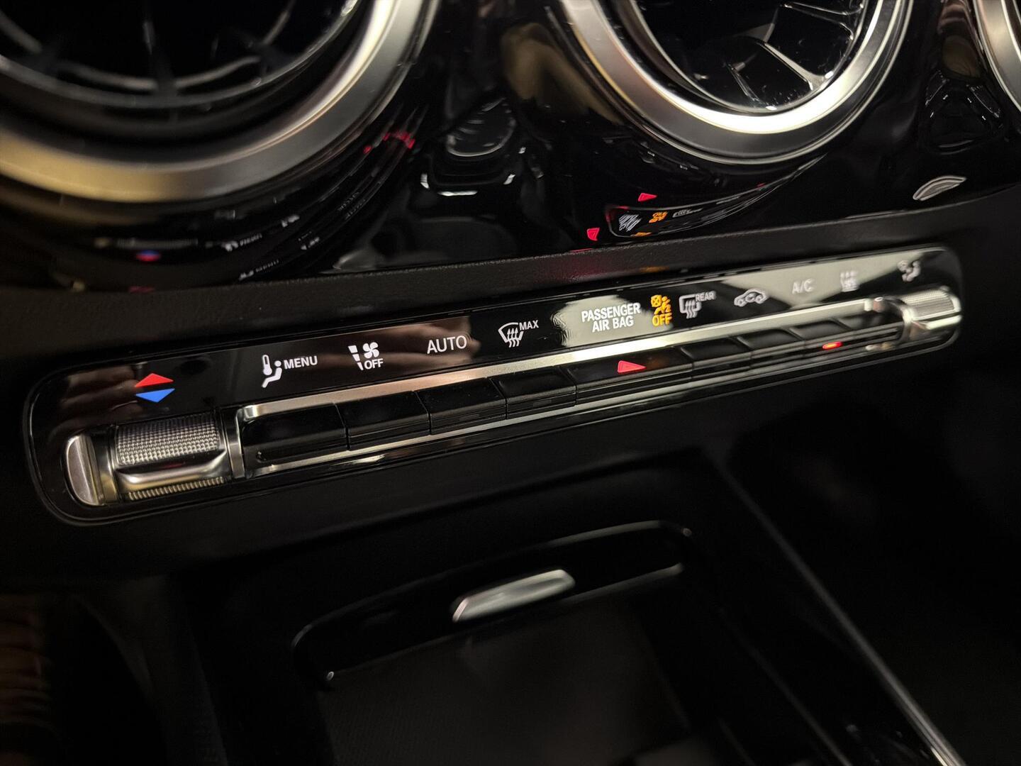 MERCEDES-BENZ GLA 2021