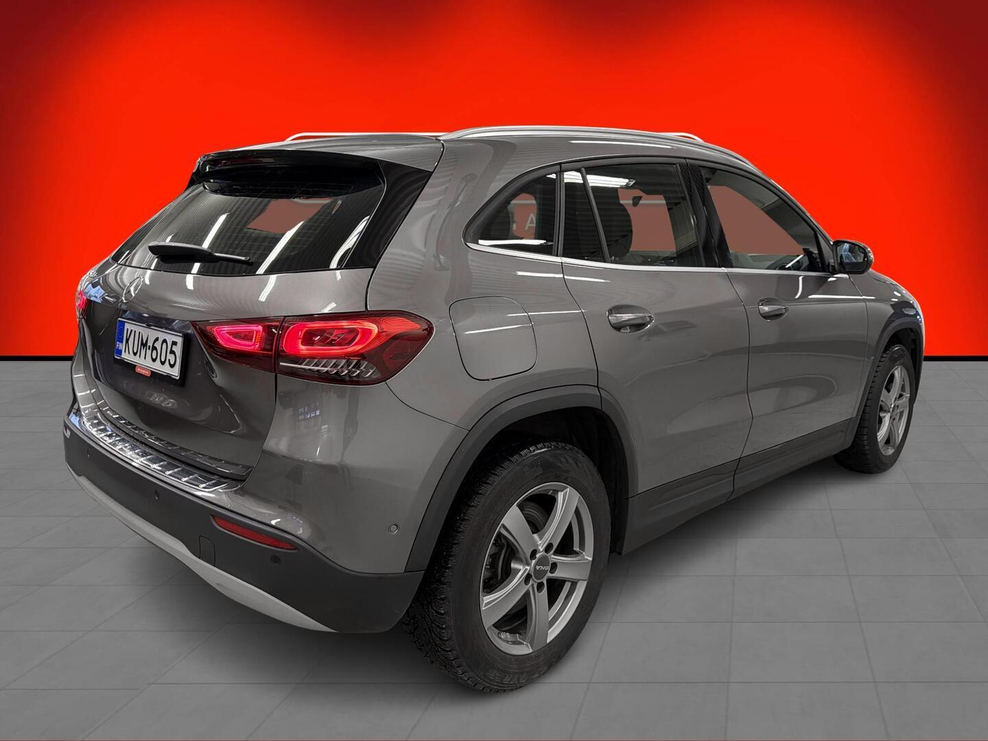 MERCEDES-BENZ GLA 2021