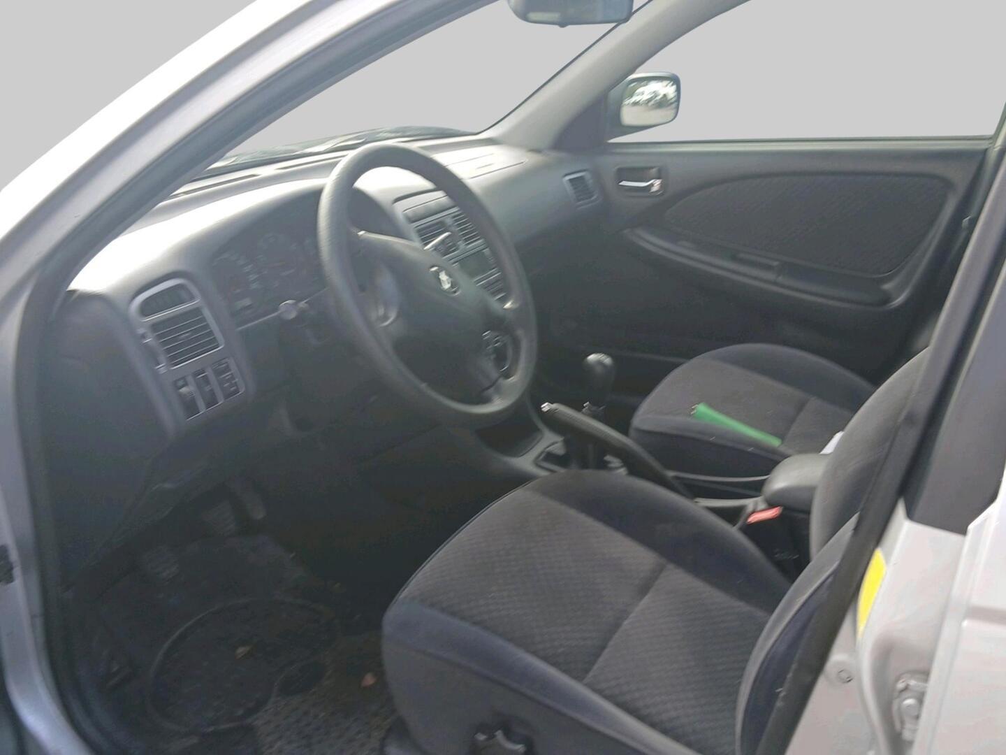 TOYOTA Avensis 2001
