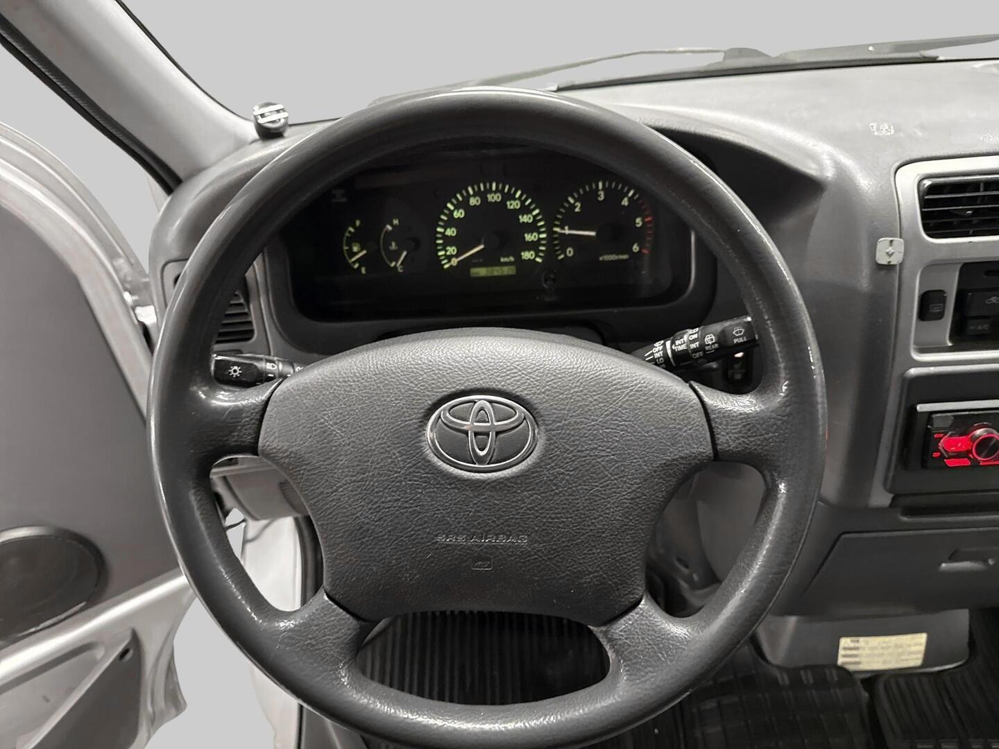 TOYOTA Hiace 2008