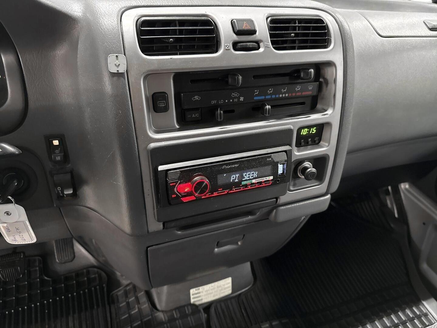 TOYOTA Hiace 2008