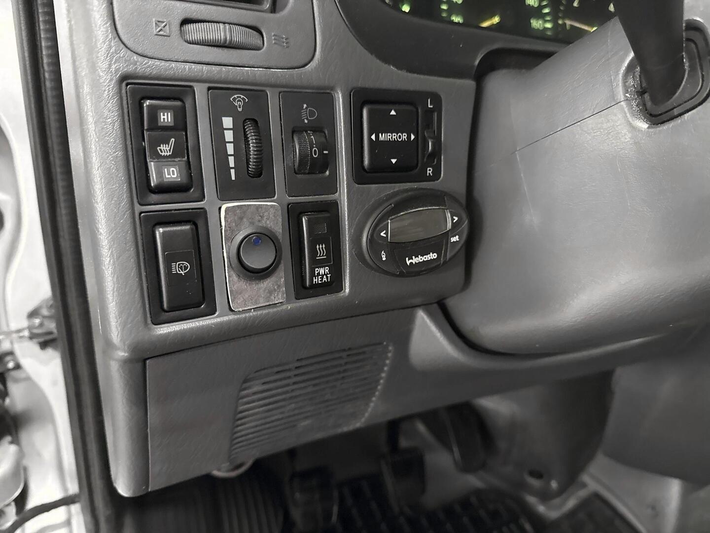 TOYOTA Hiace 2008