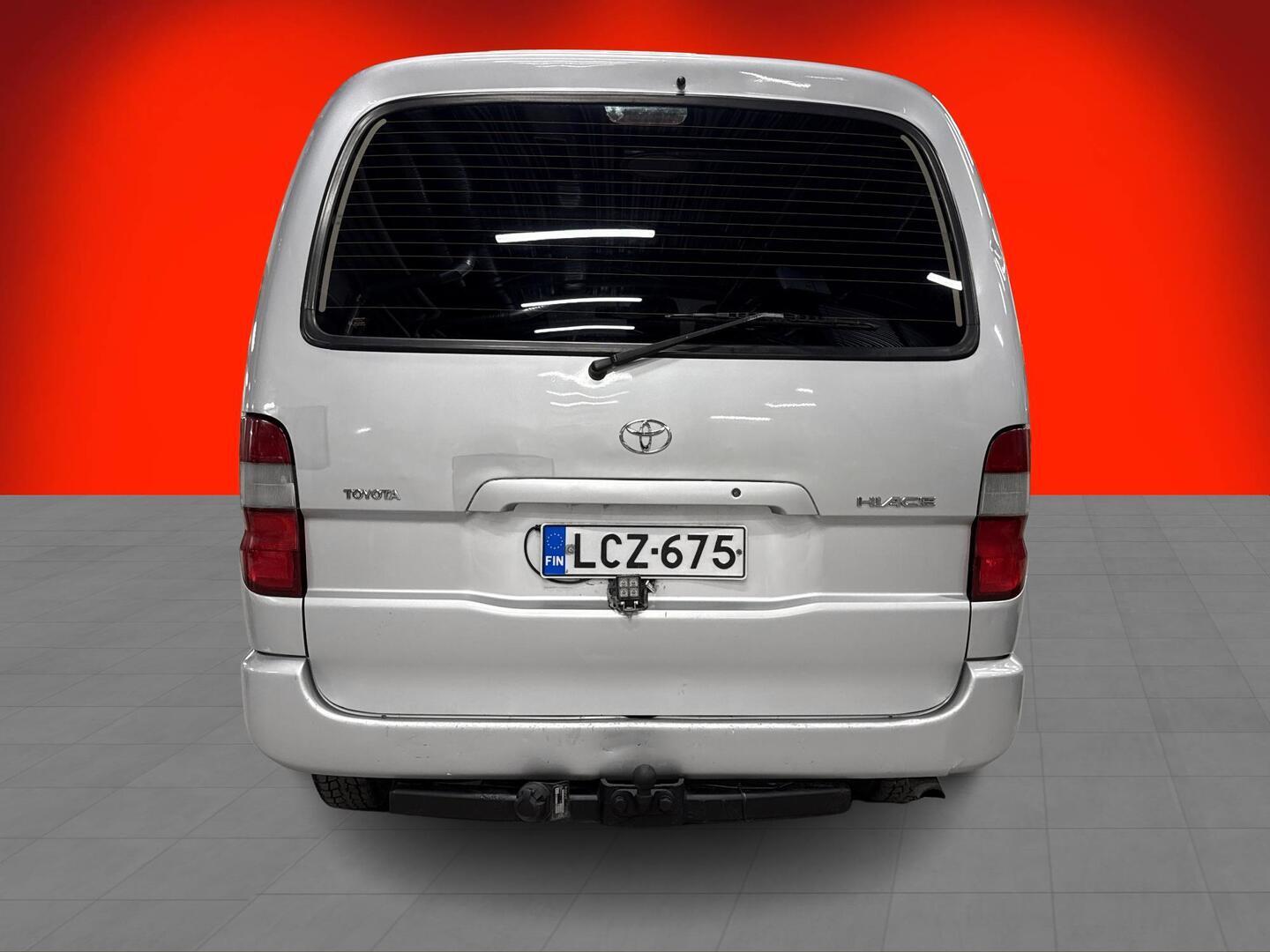 TOYOTA Hiace 2008