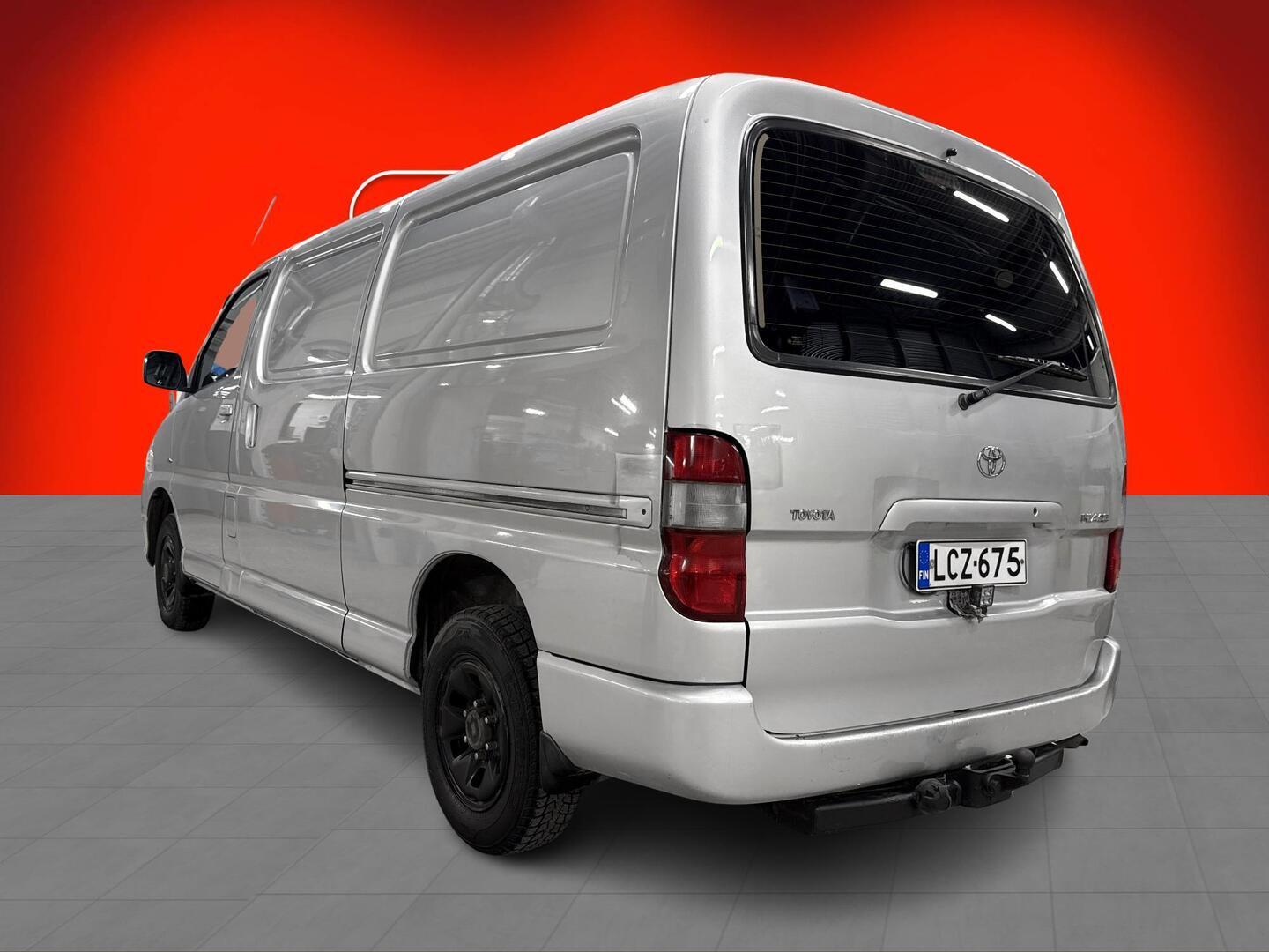 TOYOTA Hiace 2008