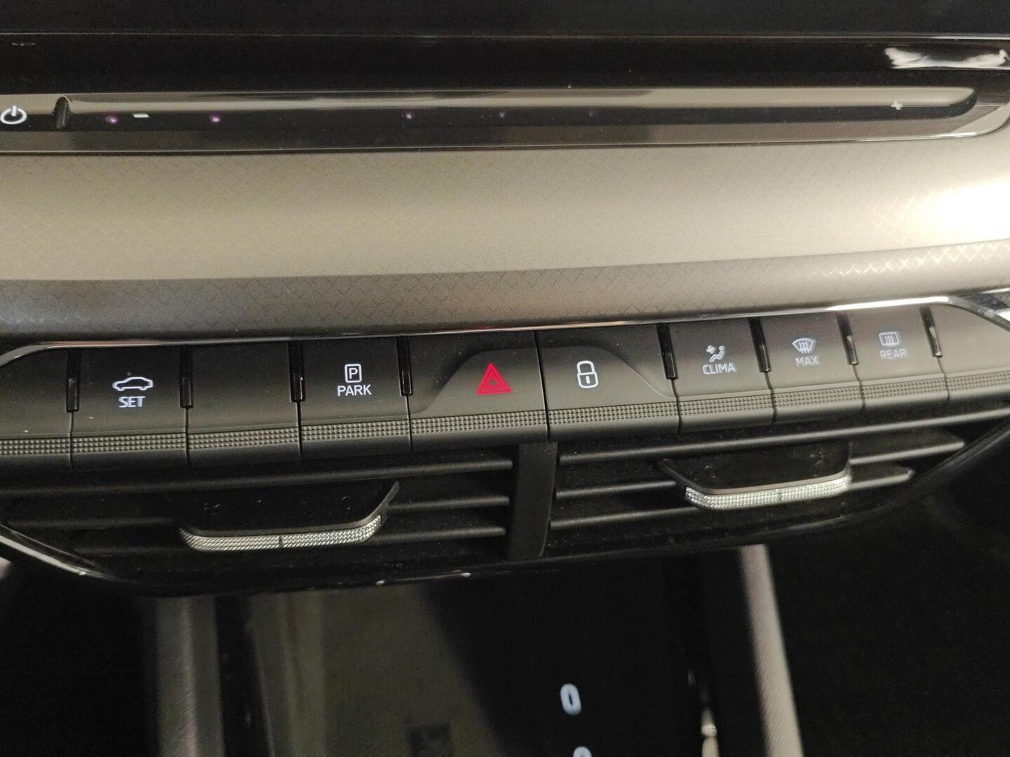 SKODA Octavia 2024